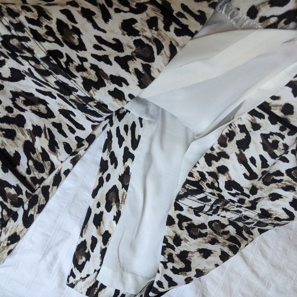 White House Black Market Leopard Skirt - Picture 3 of 5